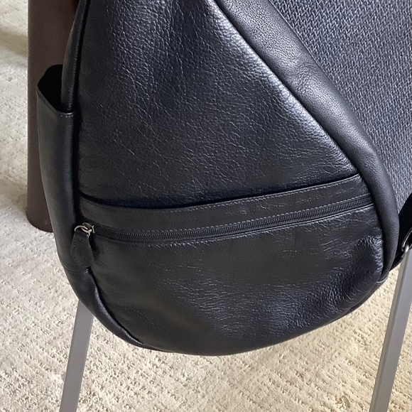 AmeriBag black leather backpack - Picture 4 of 12